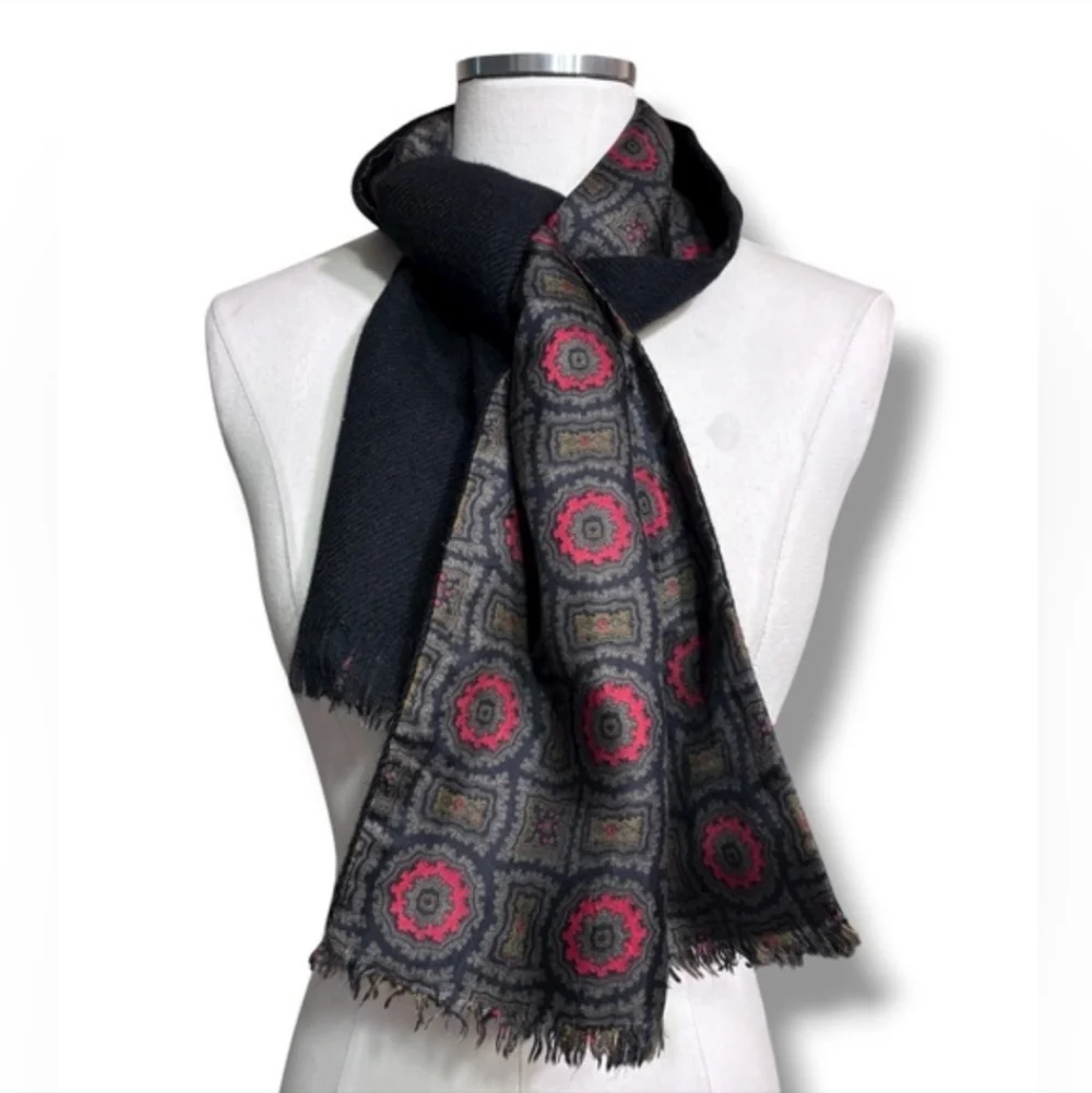 VINTAGE Reversible Scarf Black All Zephyr Wool & 100% Silk Geometric Tile