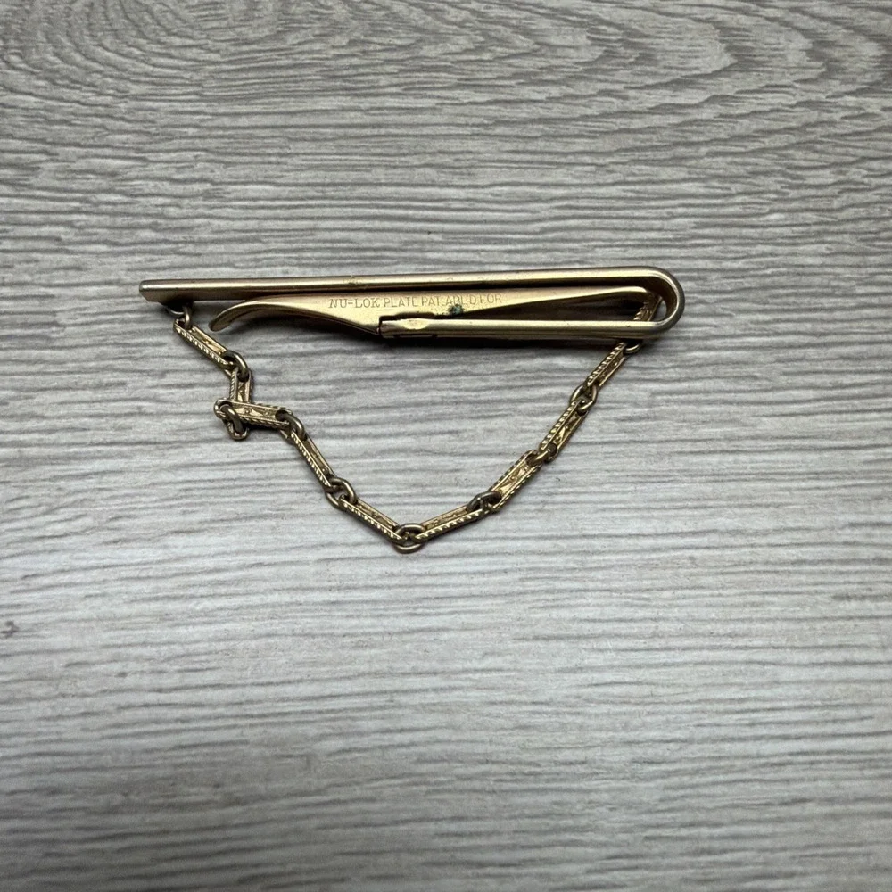 The Unbranded Brand pins good