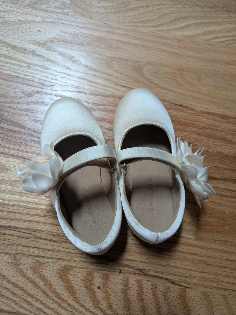 N/A elegant cream