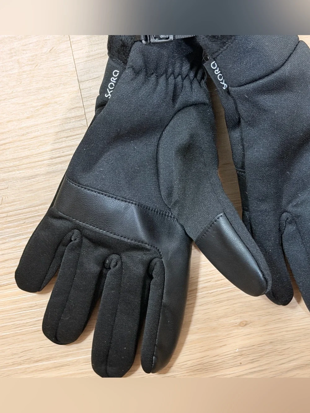 Black Women's Insulated Touchscreen Gloves