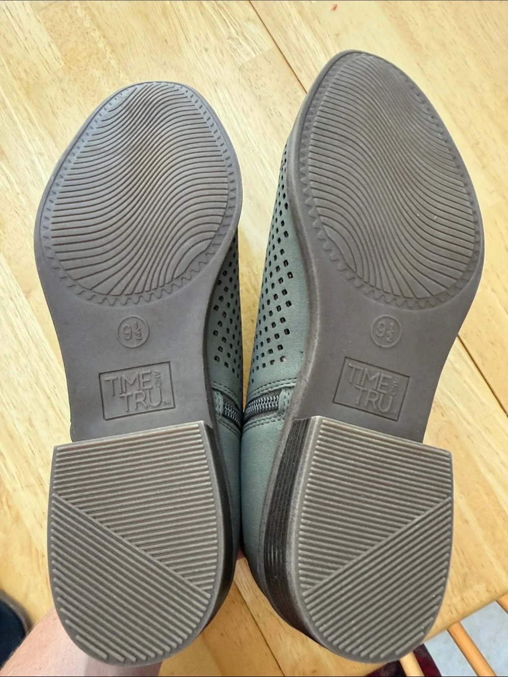 Time and Tru men chukka