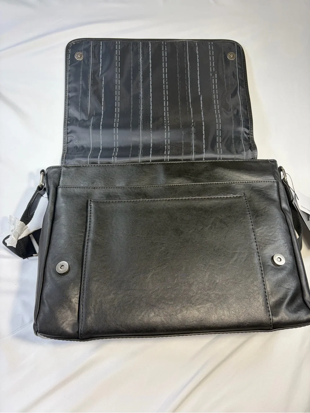 Kenneth Cole Reaction new tags