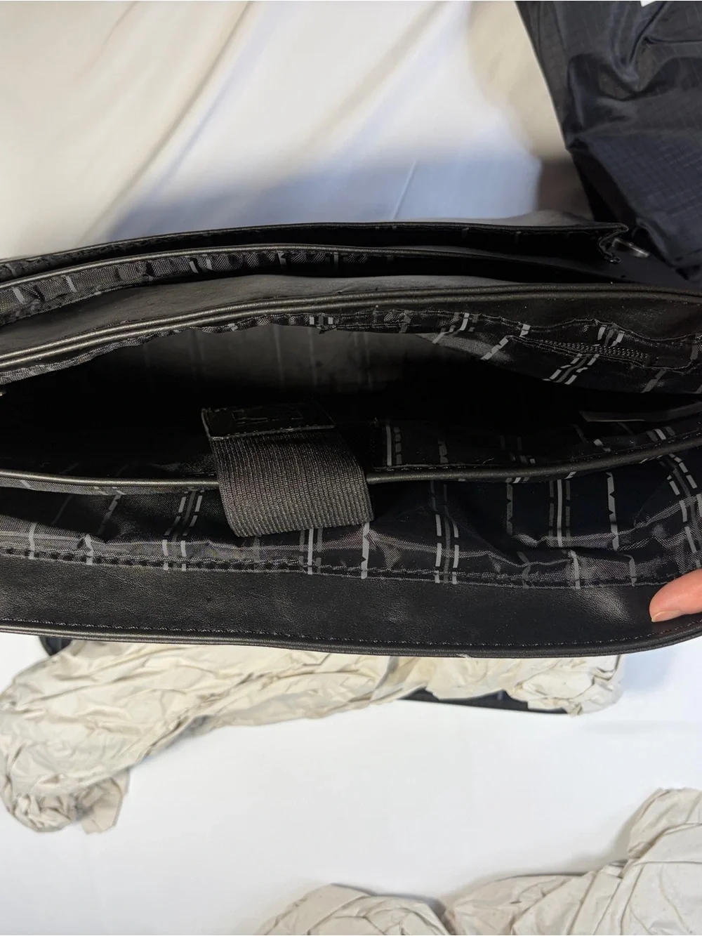 Kenneth Cole Reaction new tags