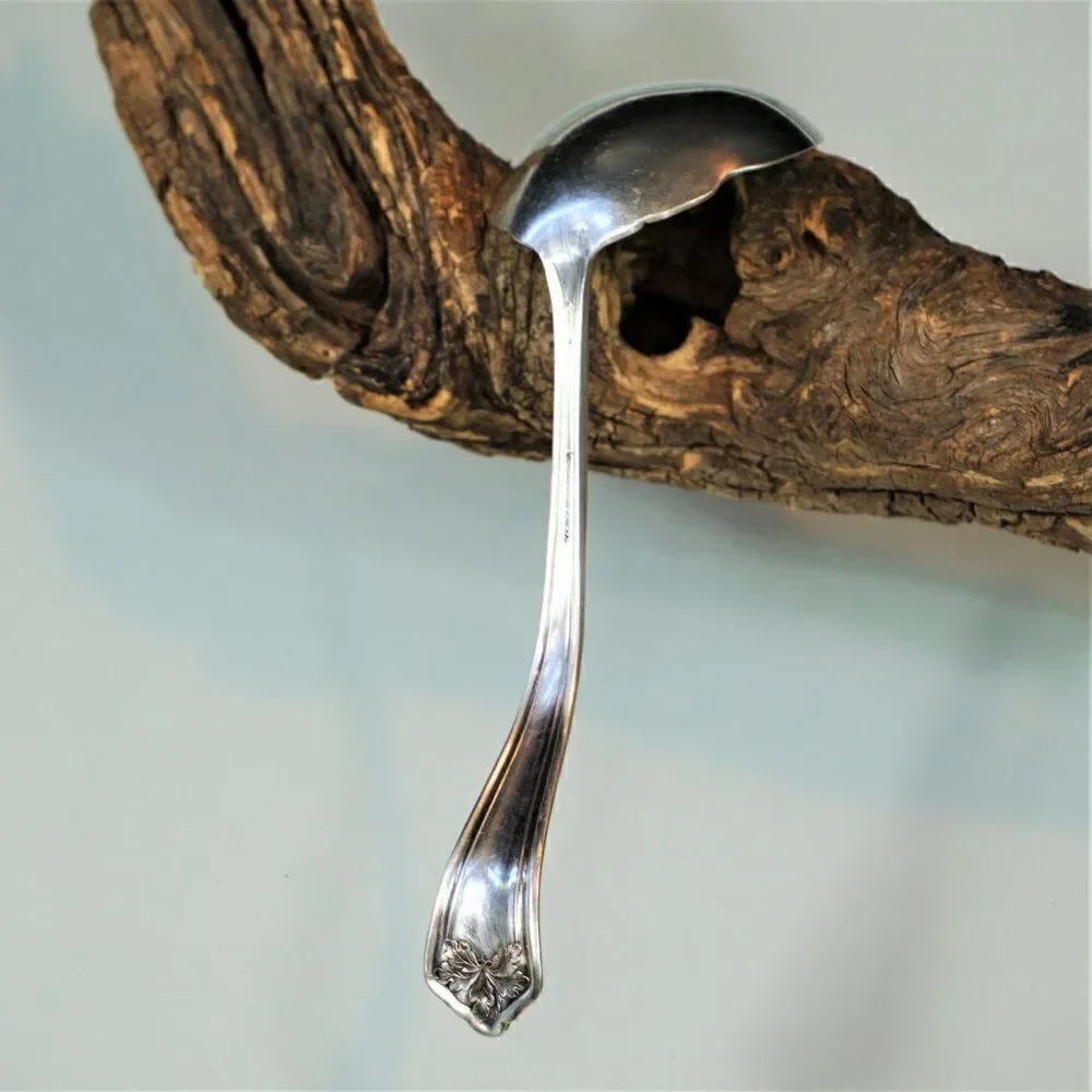 Antique Silver Plate WM Rogers Son Fair Oak Pattern Gravy Ladle Spoon Pat Pend