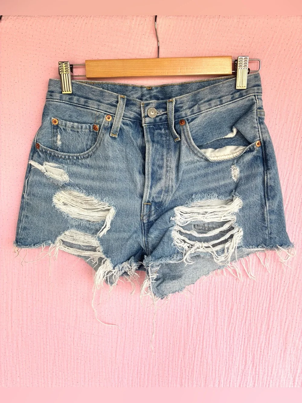 Levi's Premium 501 Original Distressed Cutoff Denim Shorts W26 Light Wash