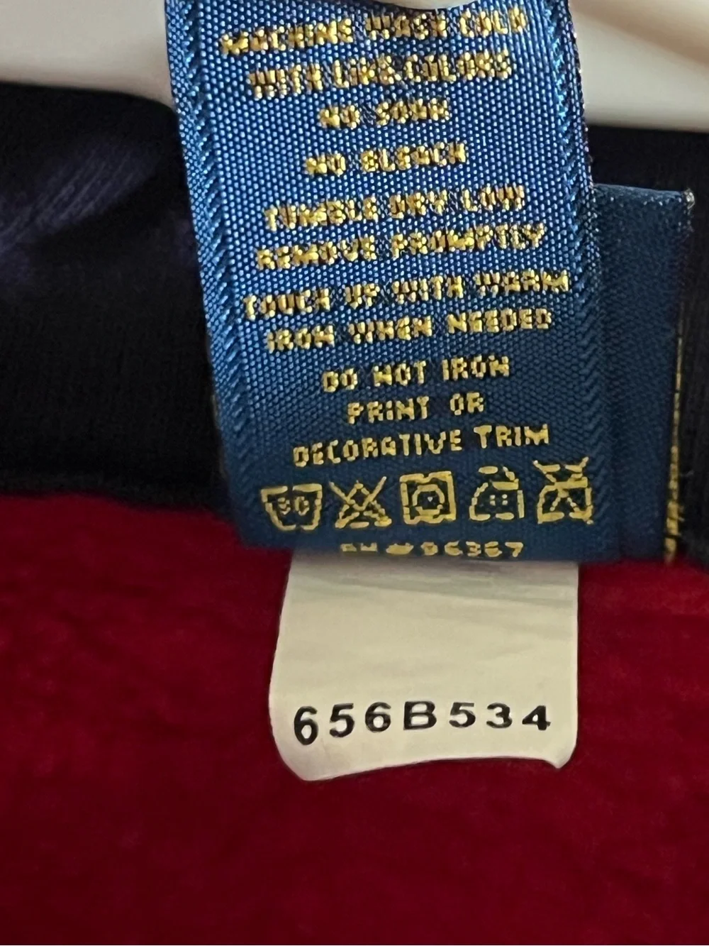 OshKosh Bgosh red zip
