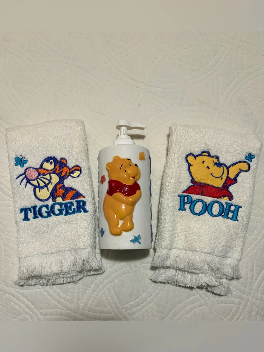 Disney Vintage Winnie the Pooh Ceramic soap Pump with Pooh & Tigger Hand Towels