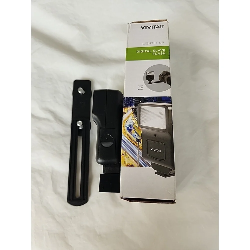 VTG Vivitar Light it Up Digital Slave Flash +Hot Shoe Bracket V319AF-NOC In Box