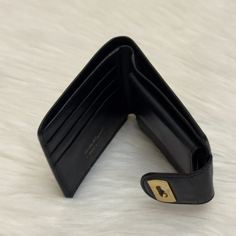 Salvatore Ferragamo grade footwear as