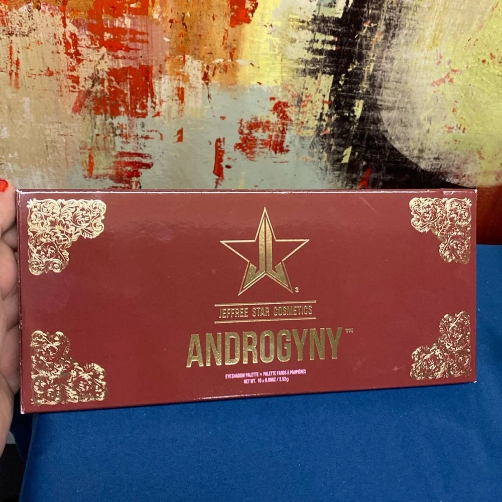 Jeffree Star box metallic captivating