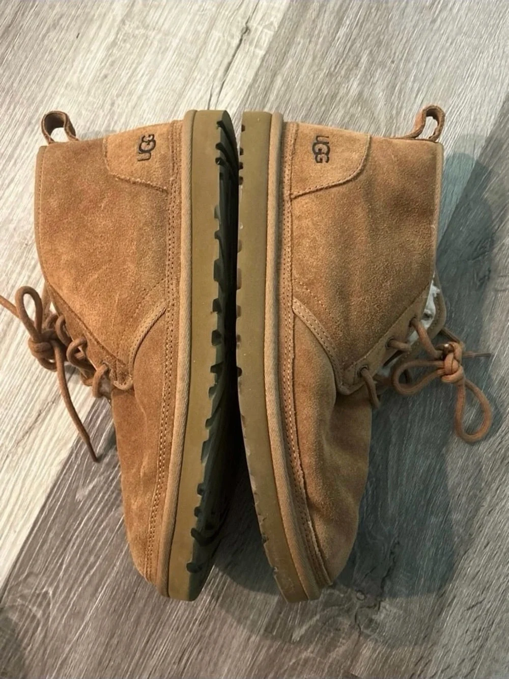 UGG men’s chestnut
