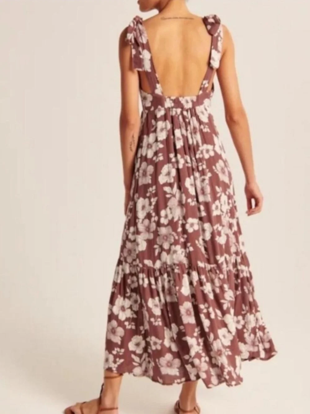 Abercrombie & Fitch flowy neck