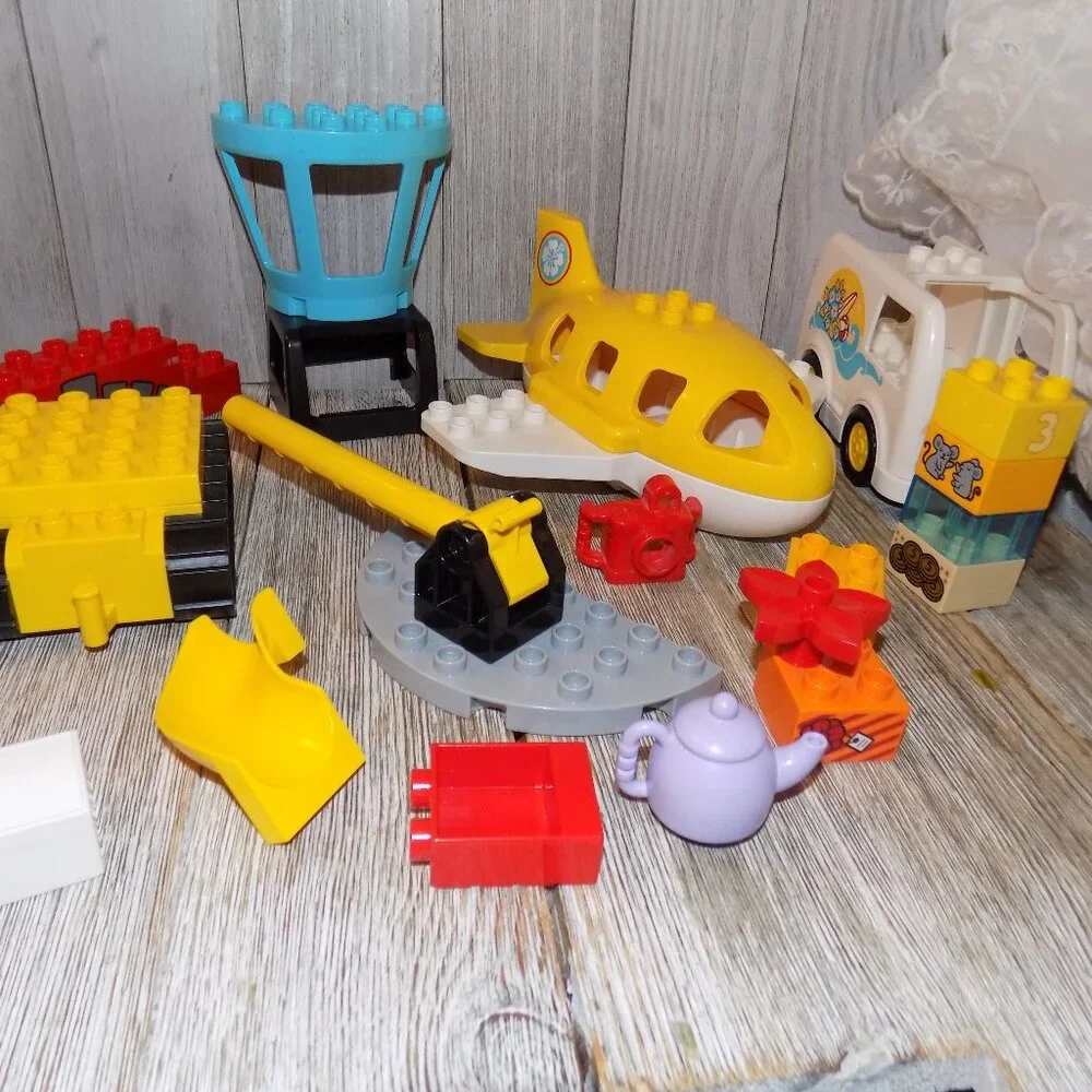 Duplo LEGO MIXED PIECES NONE COMPLETE *