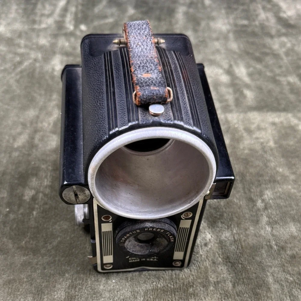 Spartus cameras handle first