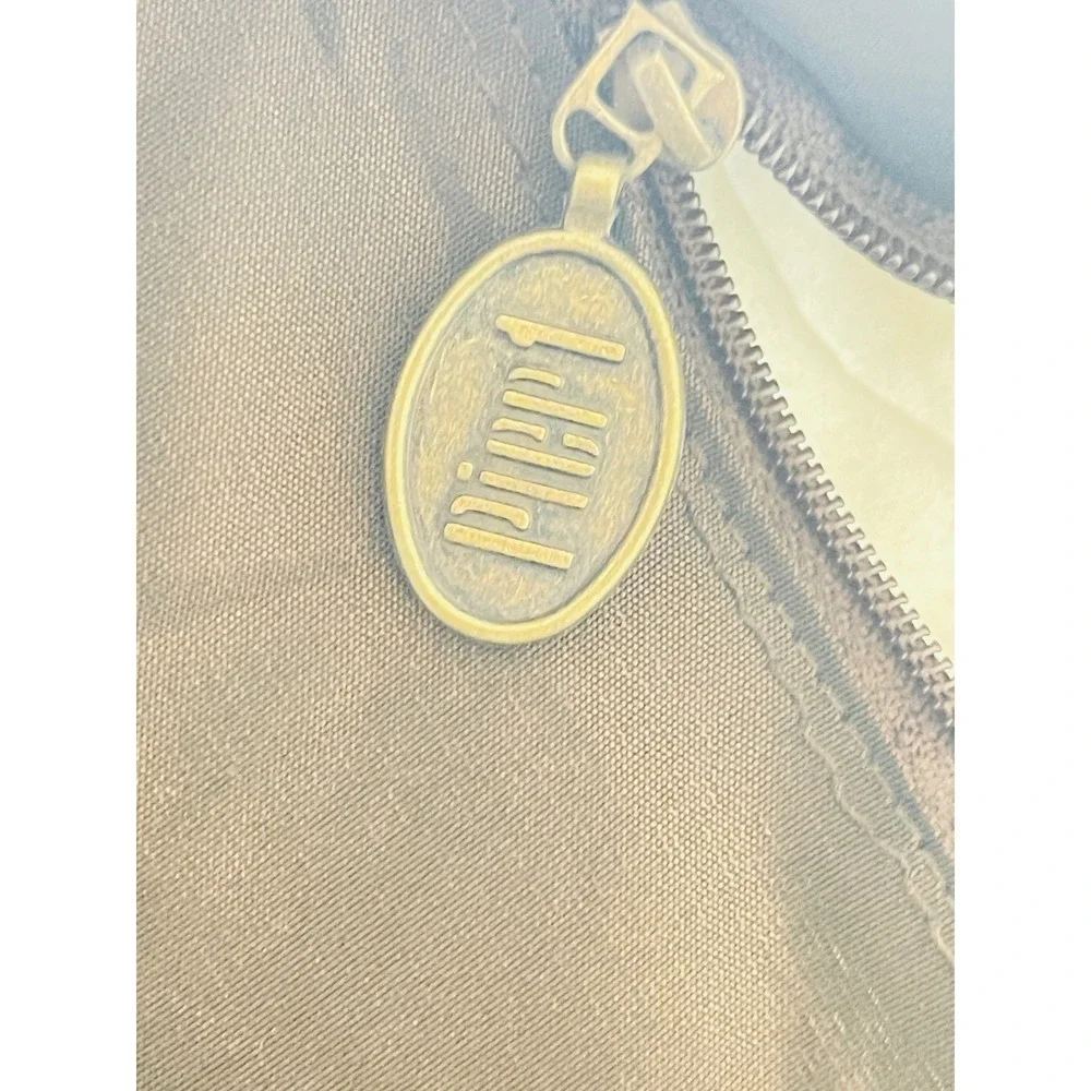 The Unbranded Brand pier 14