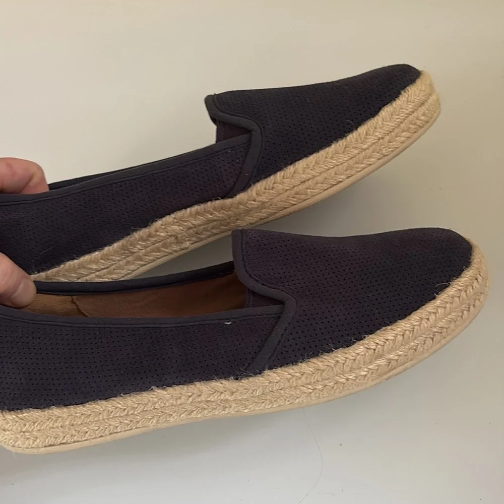 Clark’s Navy Suede Slip-On Espadrilles Size 7