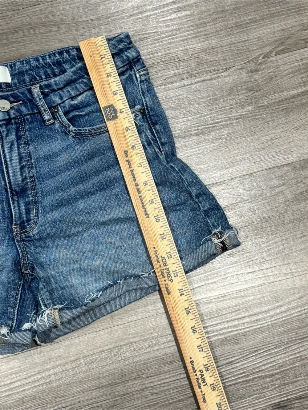 BKE Distressed Denim Cutoff Shorts Size 31 Medium Wash Festival Y2K Casual