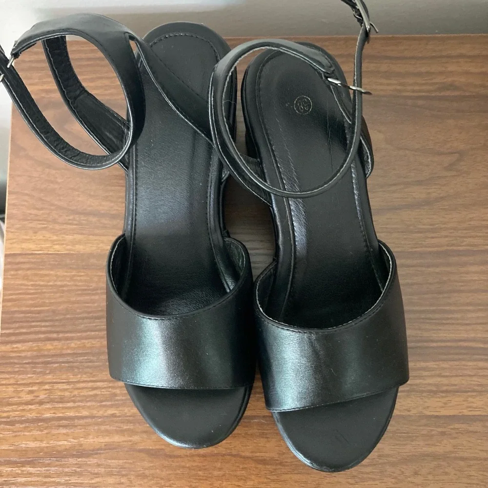 N/A chic black