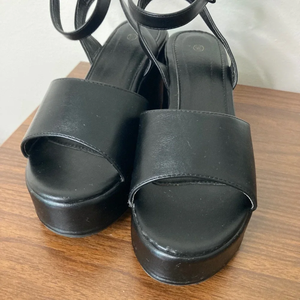 N/A chic black