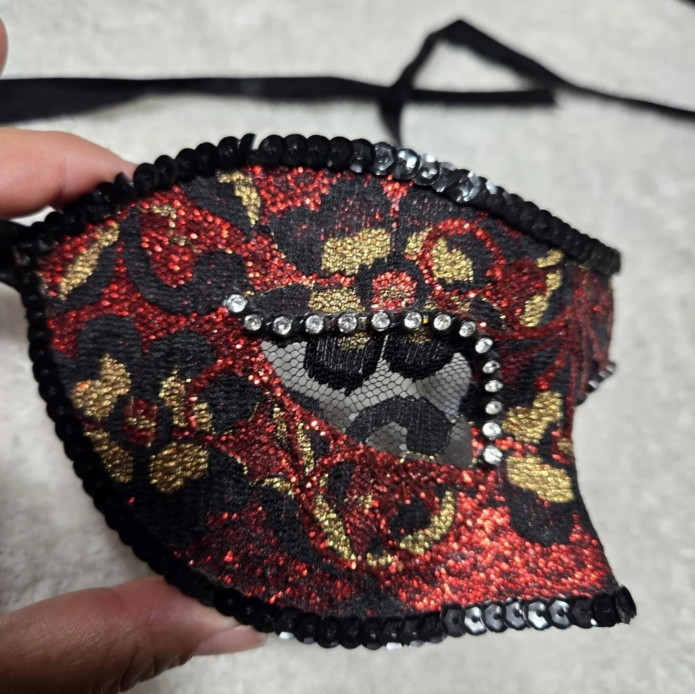 la maschera del galeone stamped painted two