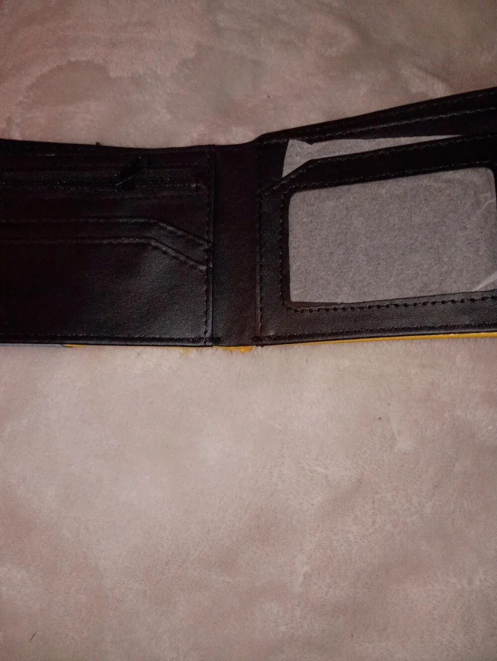 N/A bifold wallet