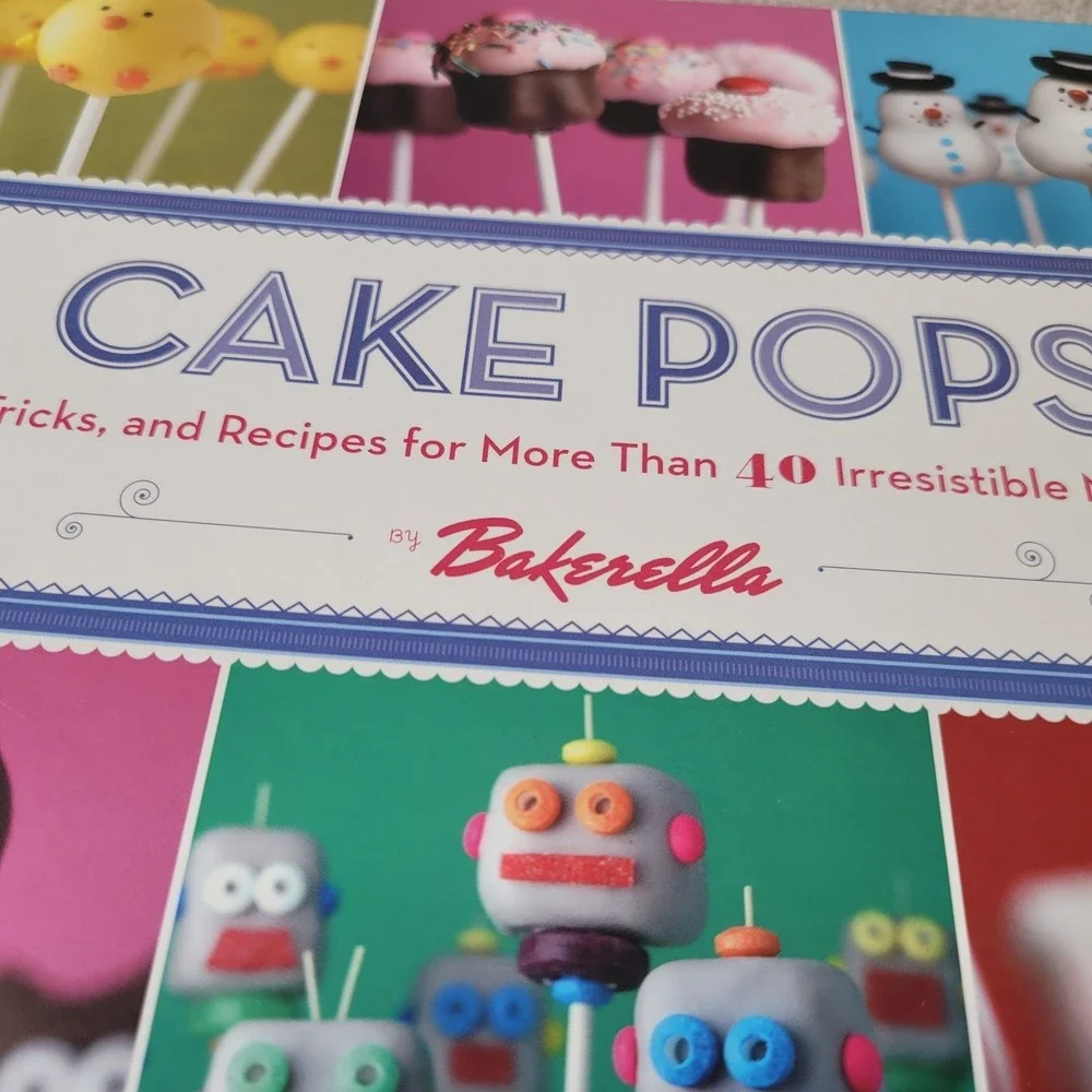 Cake Pops Book by Bakerella 40+ Recipes Dessert Treats‎ Baking Cookbook Dudley