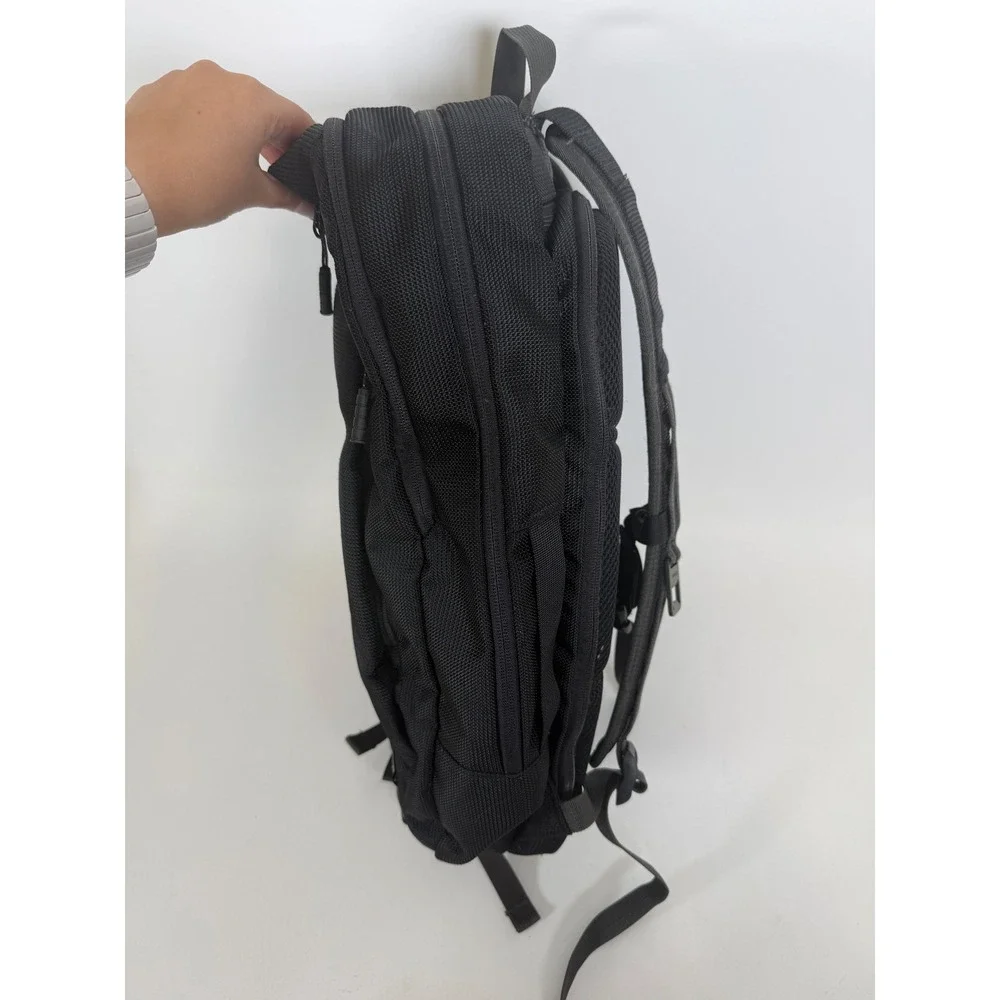 Timbuk2 brand brooks