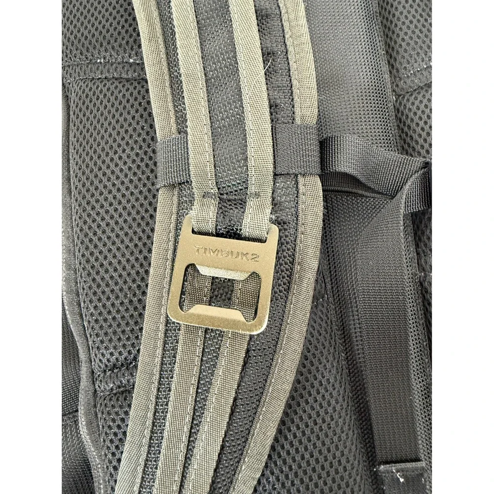 Timbuk2 brand brooks
