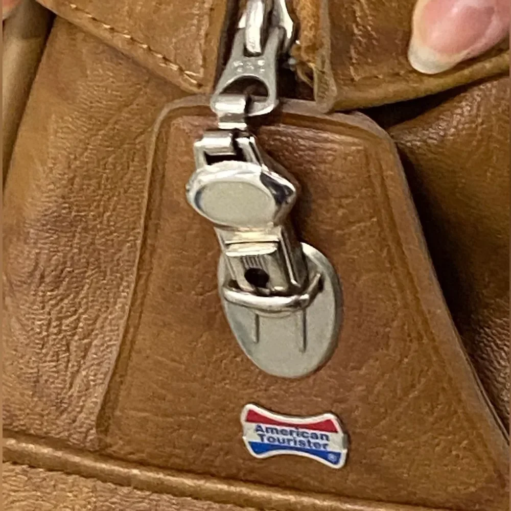 American Tourister travel style