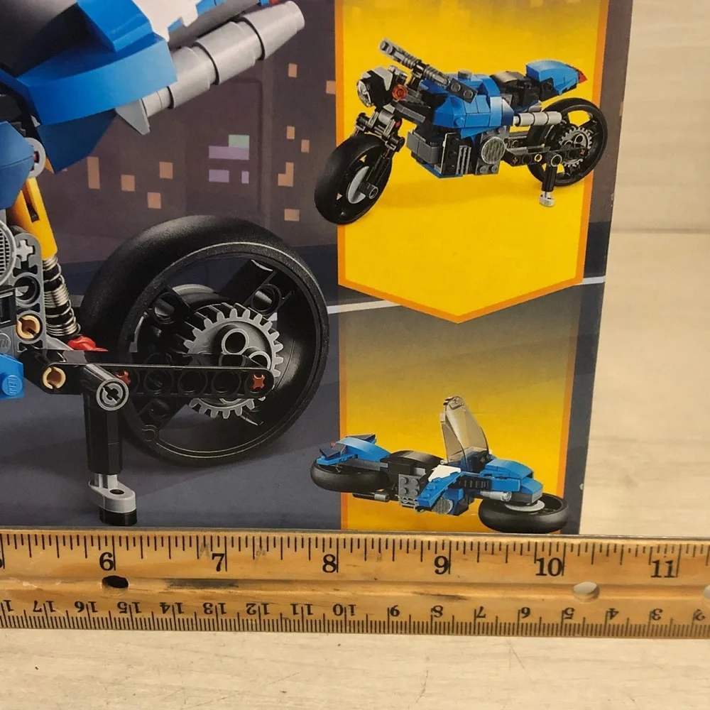 Lego poms new