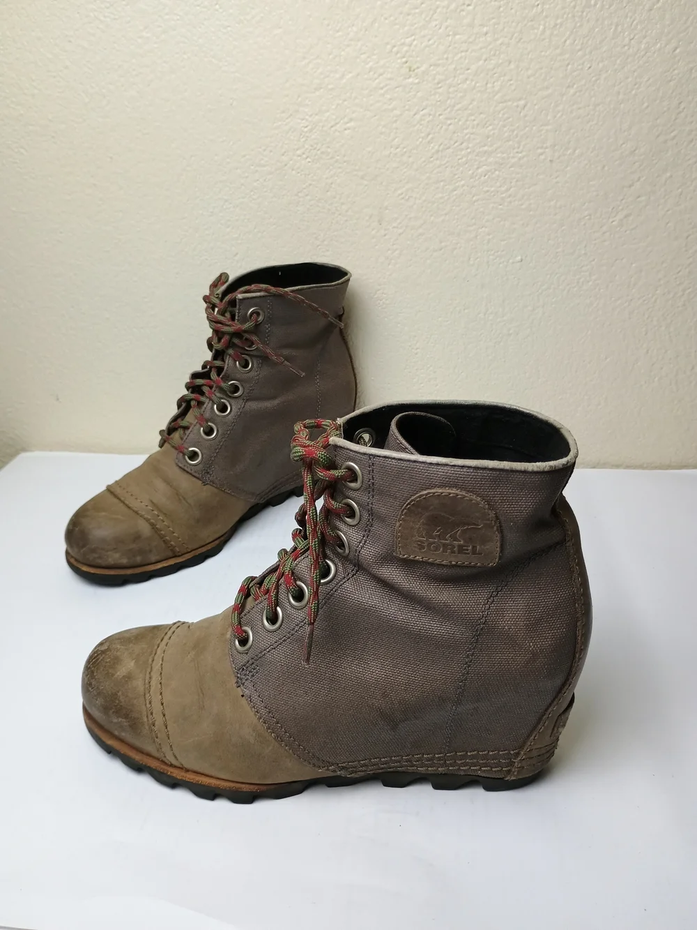 Sorel 1964 Premium Size 9 Women's Brown/Tan Wedge Lace-Up Boots