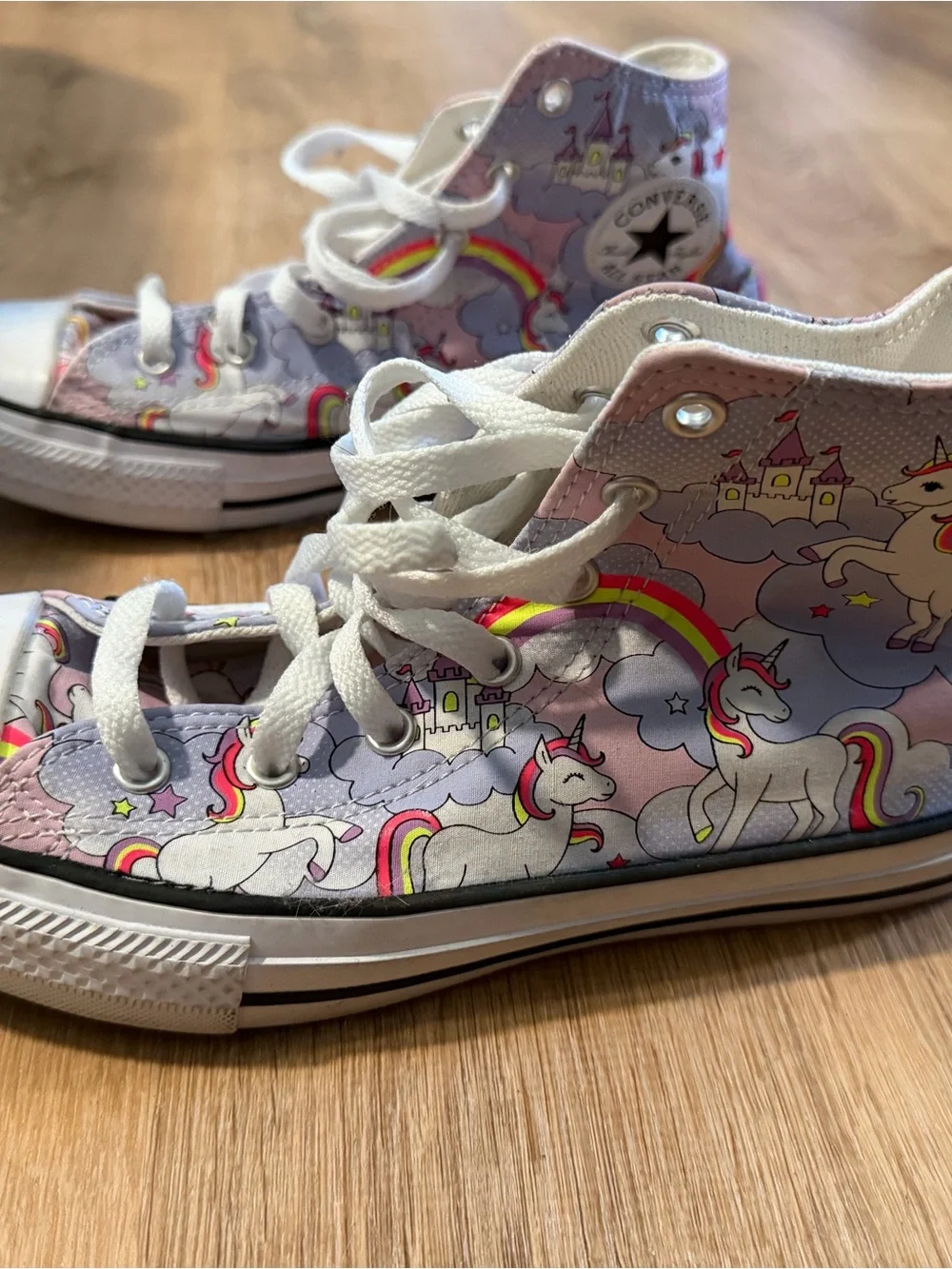 Converse step into