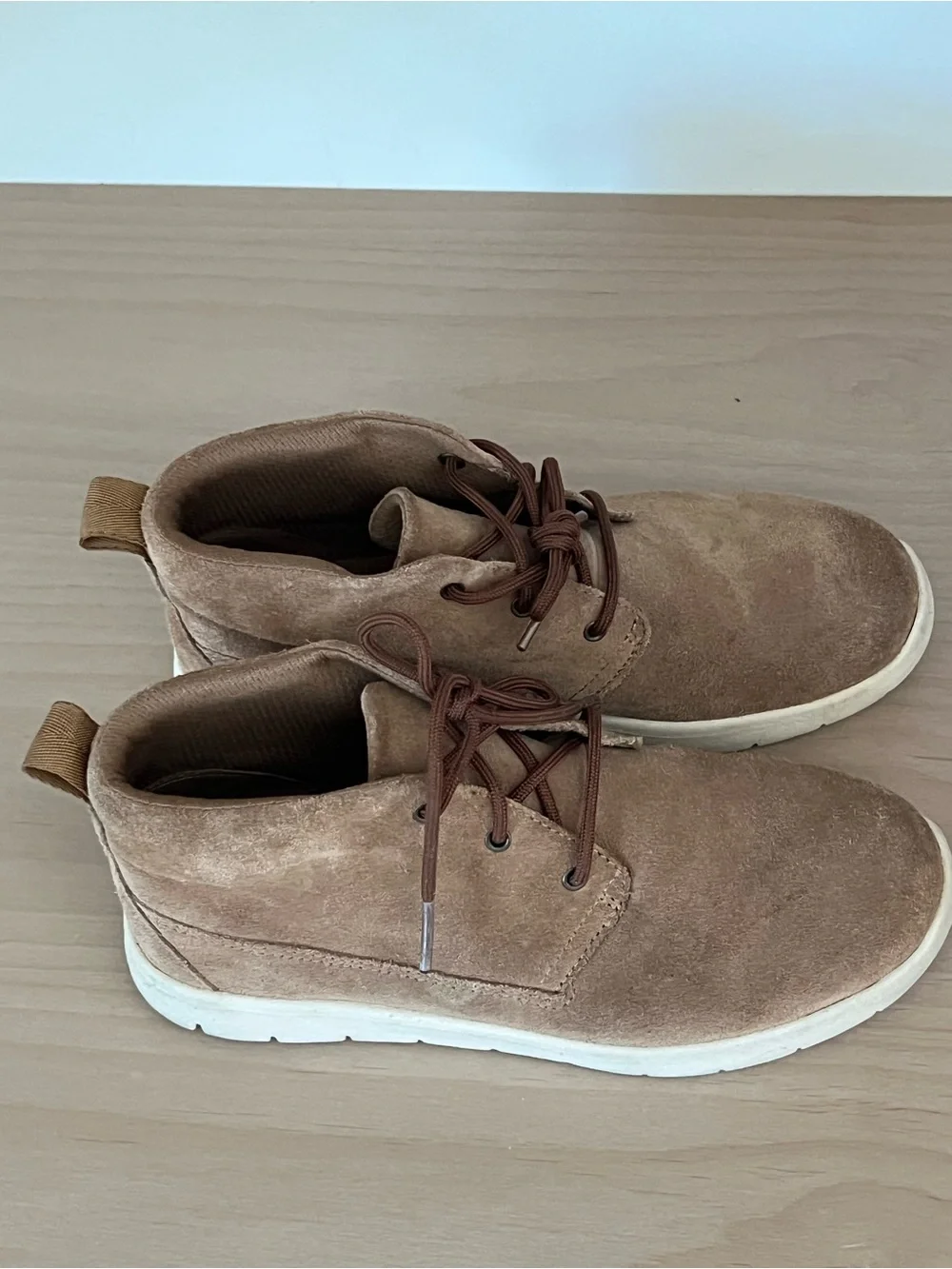 UGG kids lace