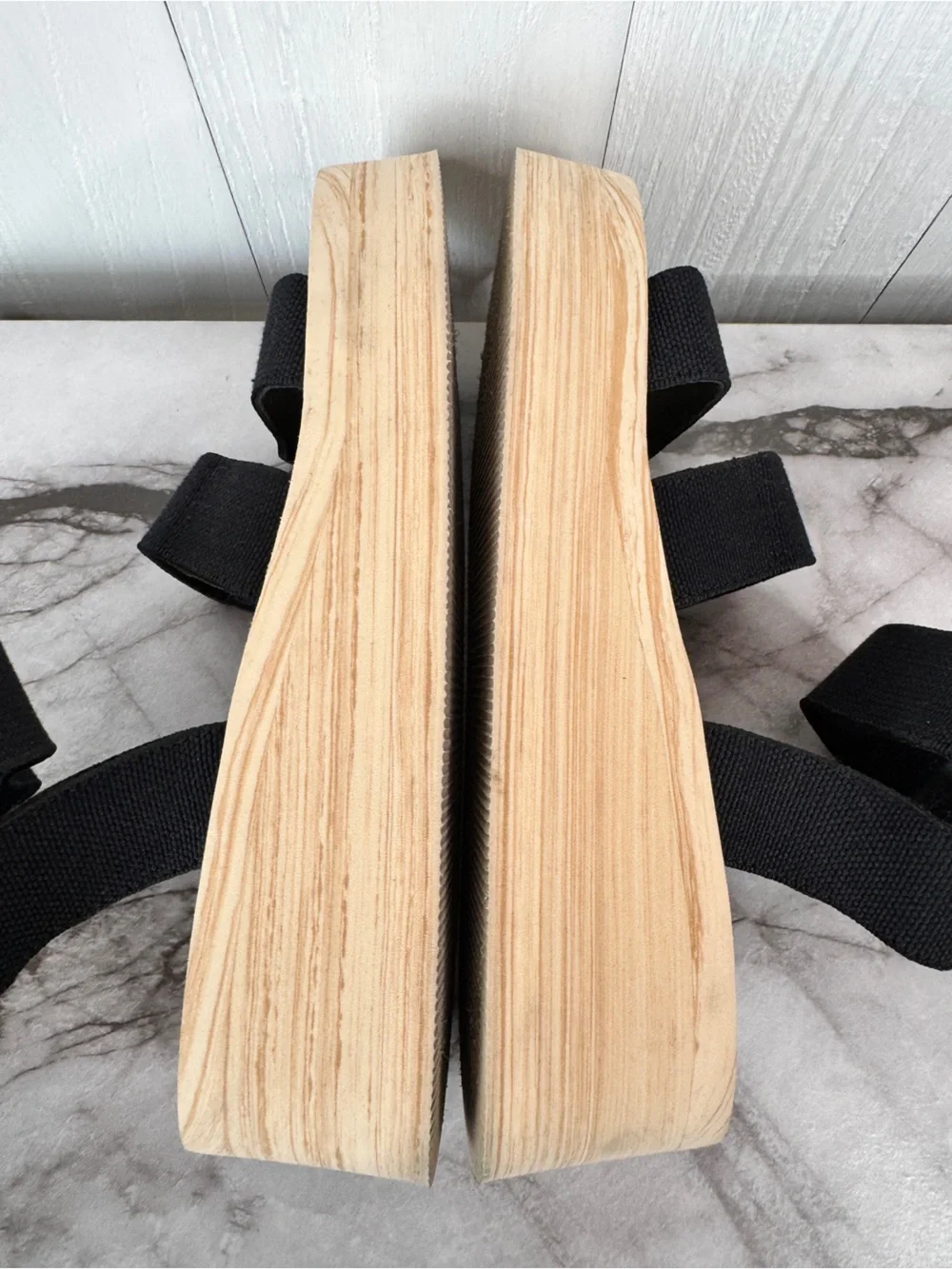 Lucky Brand black elastic