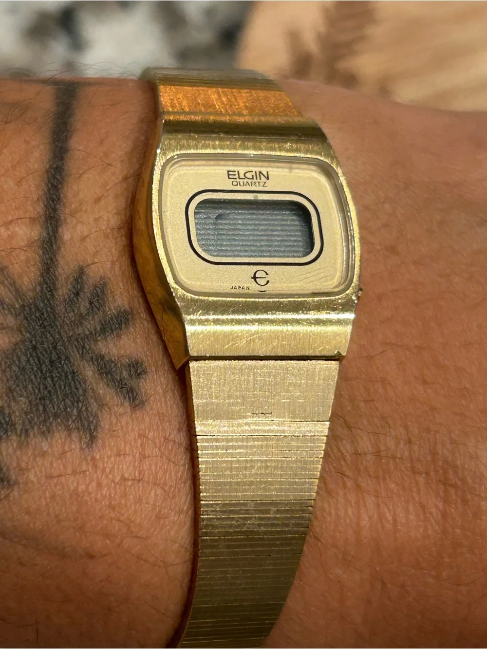 Elgin classic gold