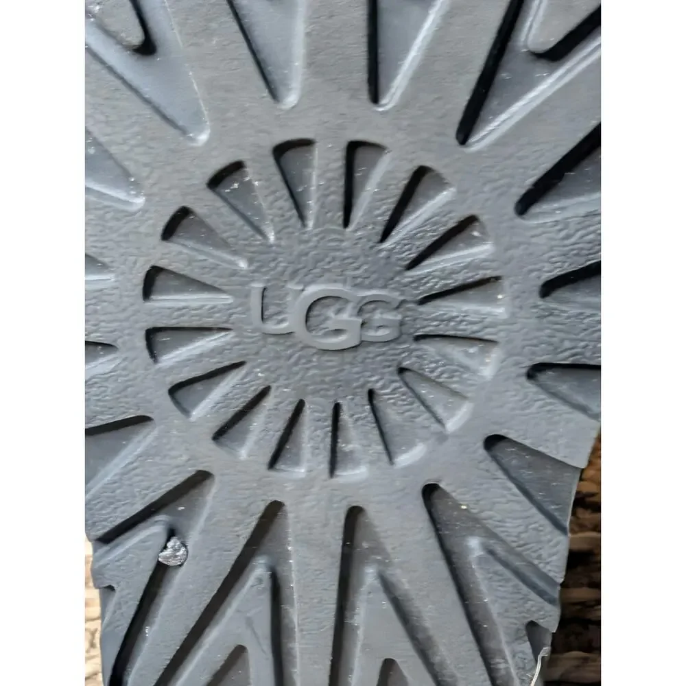 UGG kids black