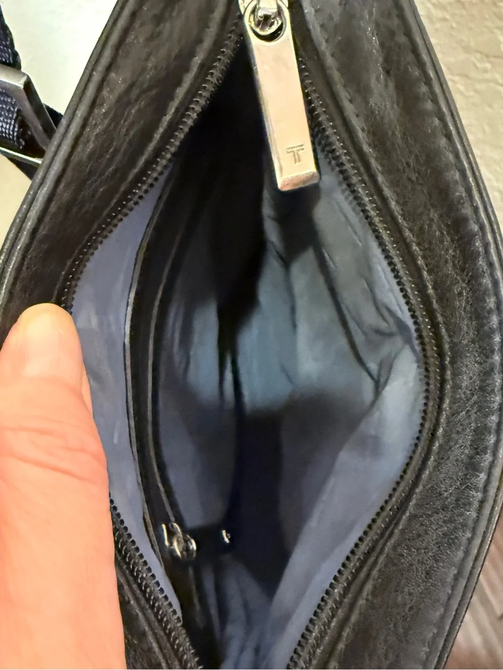Tumi leather north