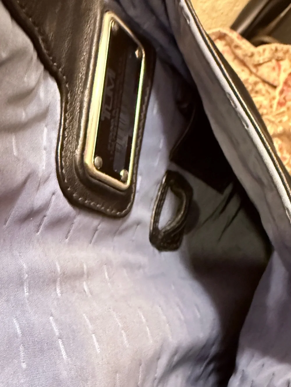 Tumi leather north