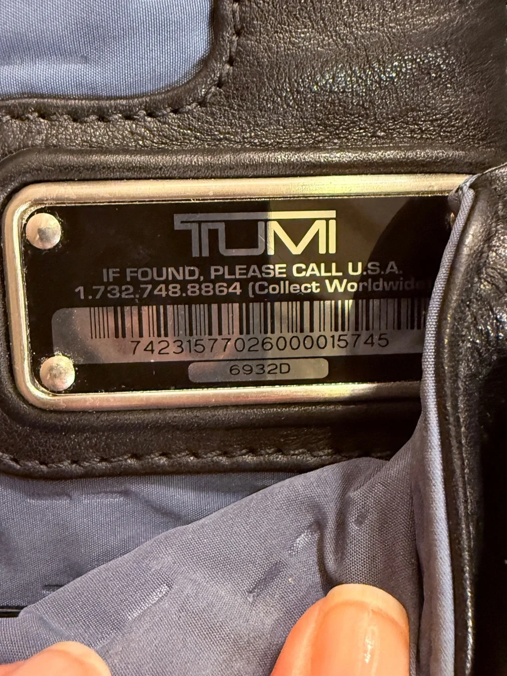 Tumi leather north