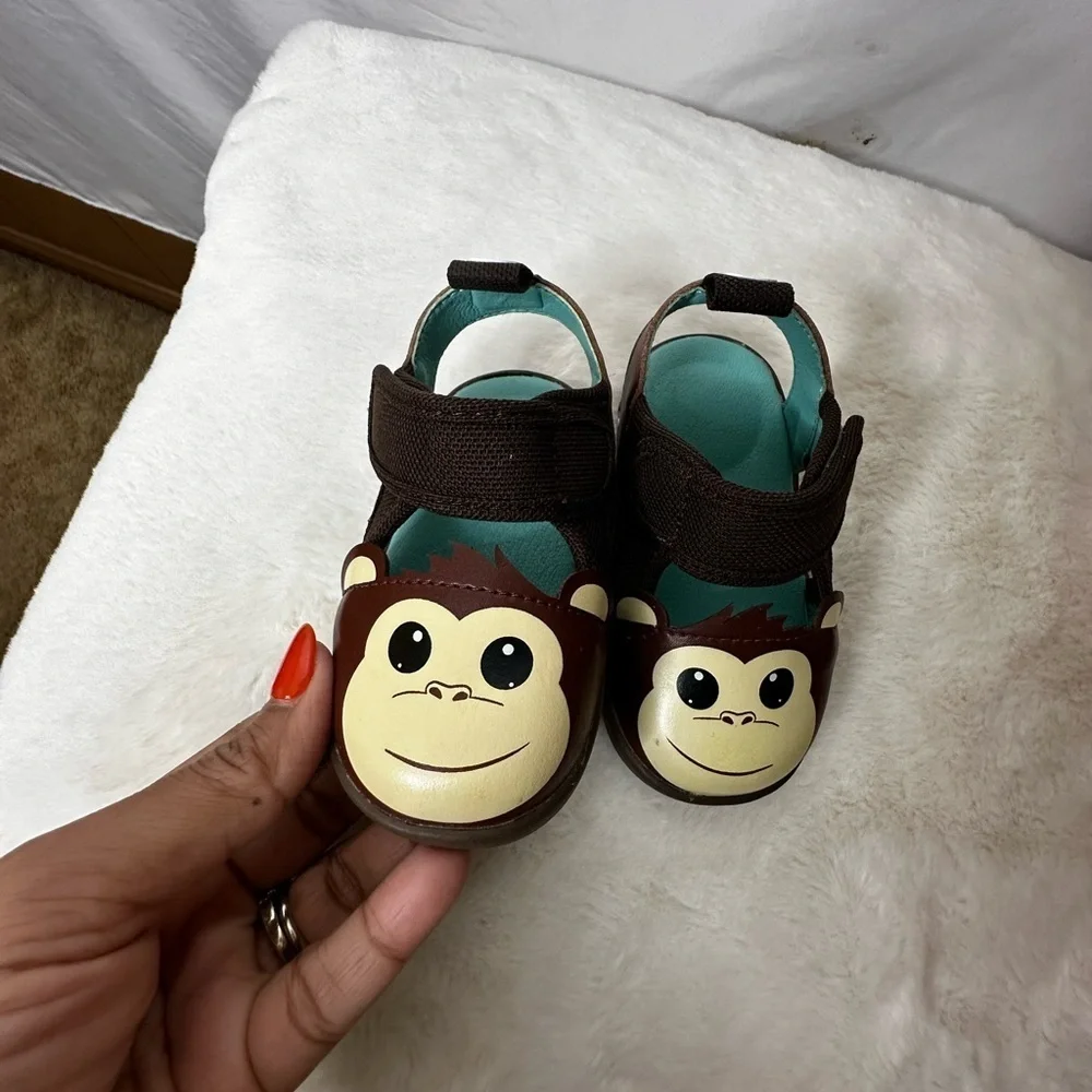 Ikiki monkey squeaky