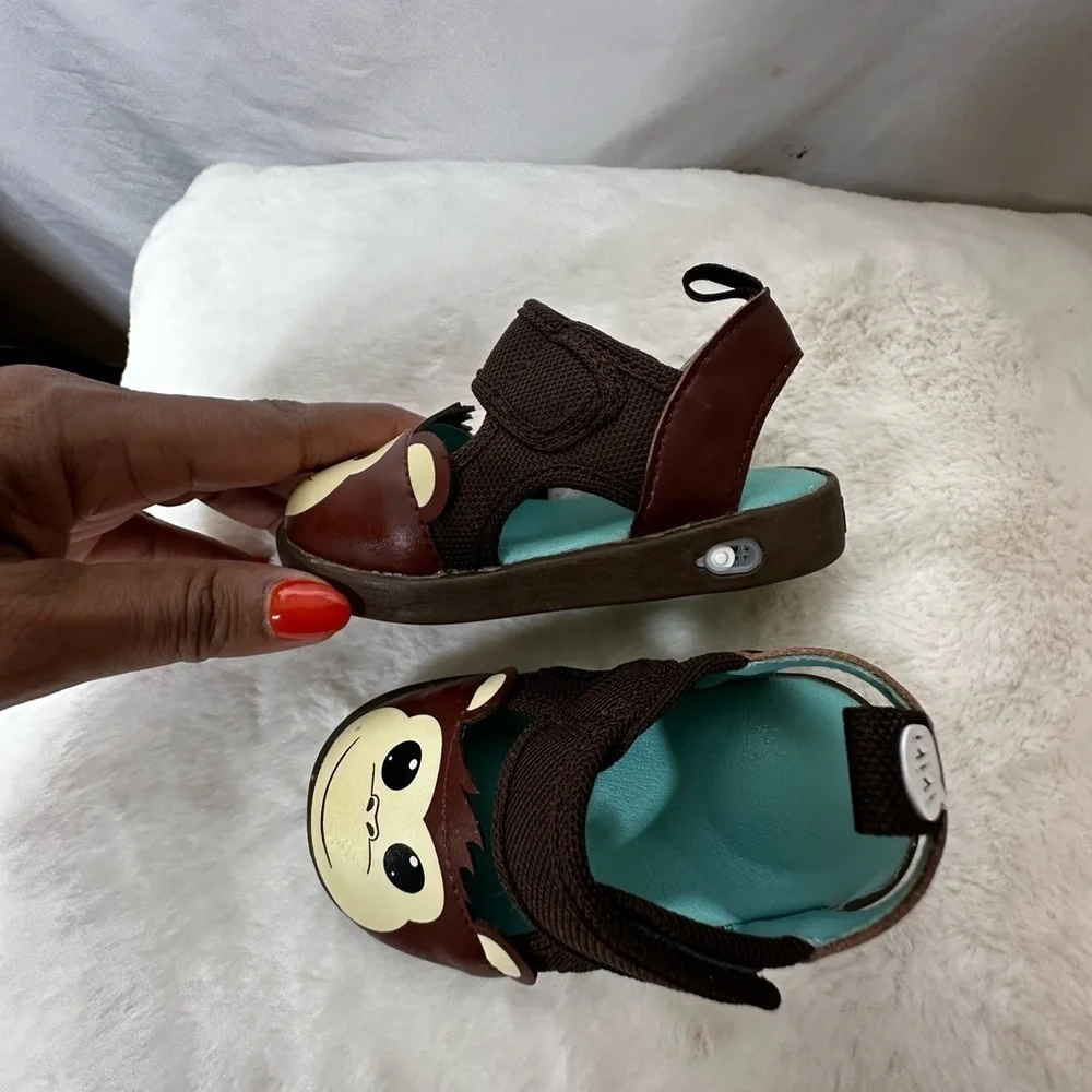 Ikiki monkey squeaky