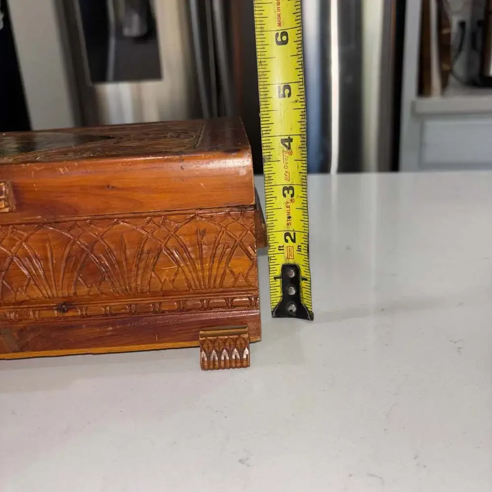 Unbranded vintage hand