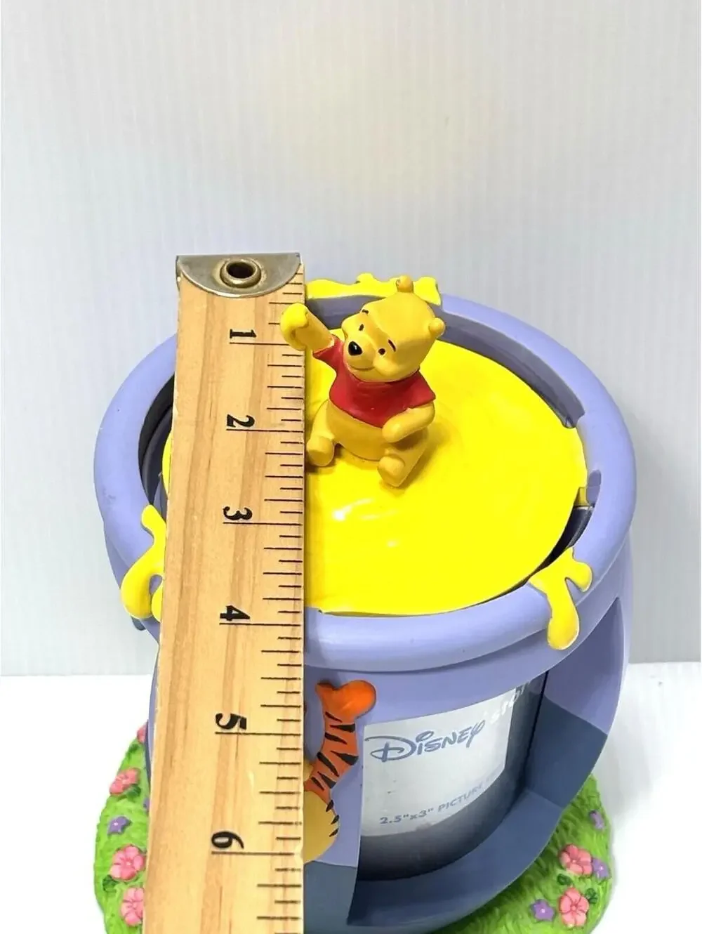 Vintage Disney Store Winnie the Pooh Spinning Honey Pot Resin Picture Frame Rare