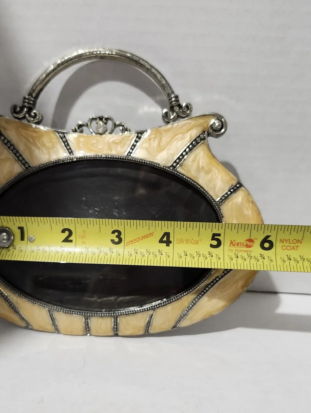 N/A tarnish metal accents