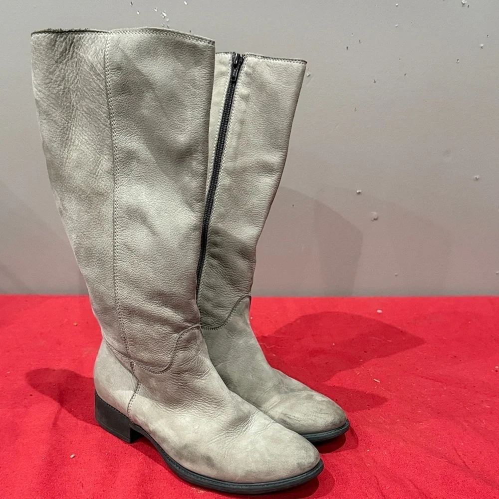 Elegant Gray leather Women's Boots