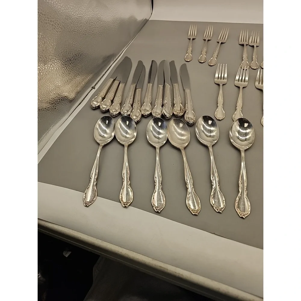 Rogers Stainless Flatware 42 Mixed Pieces‎ Knives Forks Spoons Floral Pattern
