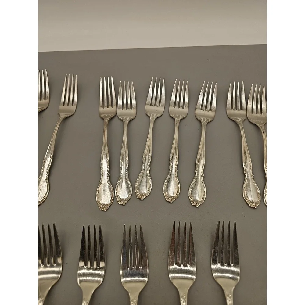 Rogers Stainless Flatware 42 Mixed Pieces‎ Knives Forks Spoons Floral Pattern