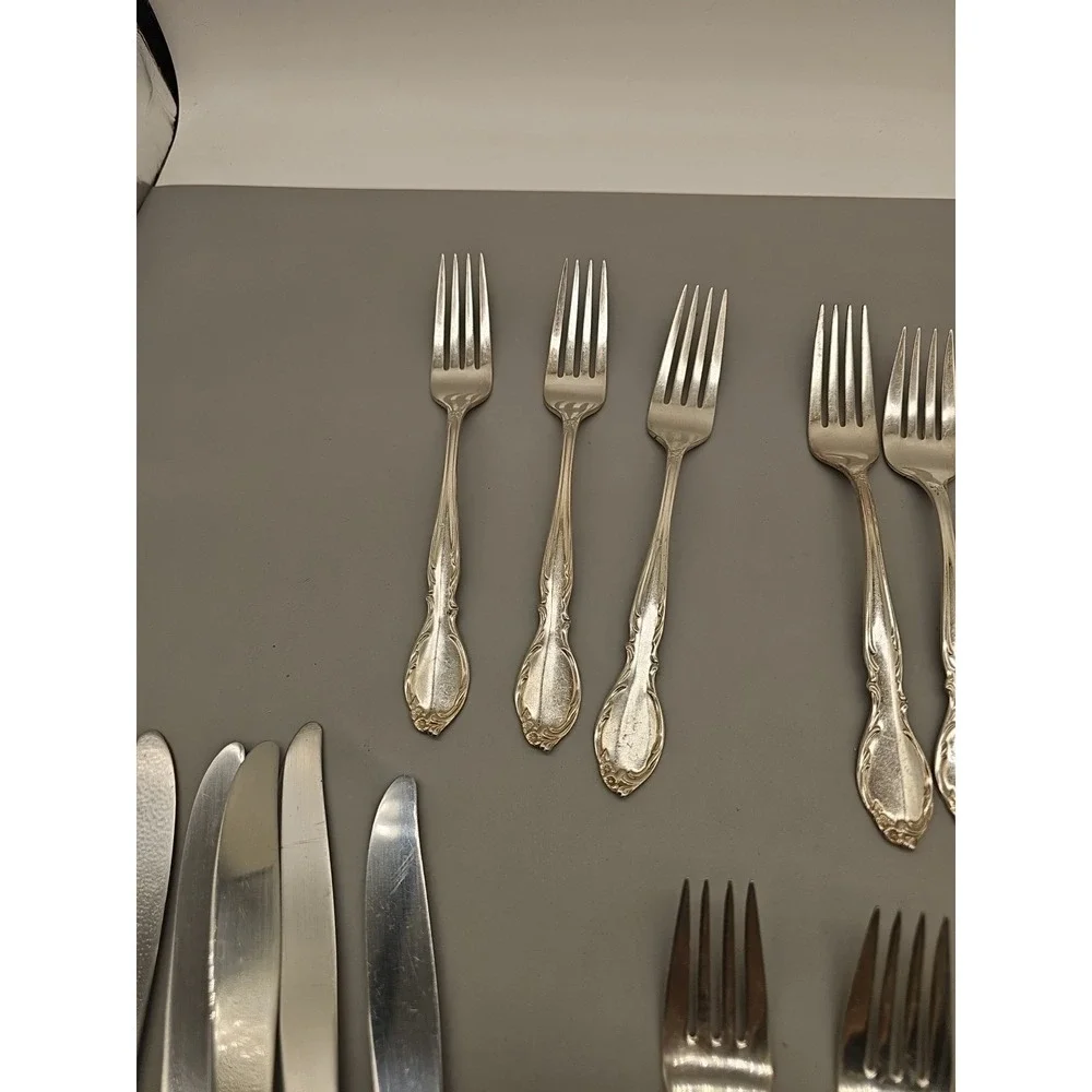 Rogers Stainless Flatware 42 Mixed Pieces‎ Knives Forks Spoons Floral Pattern