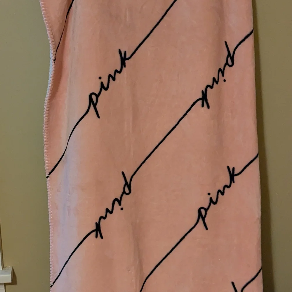 PINK Victorias Secret large 50x60
