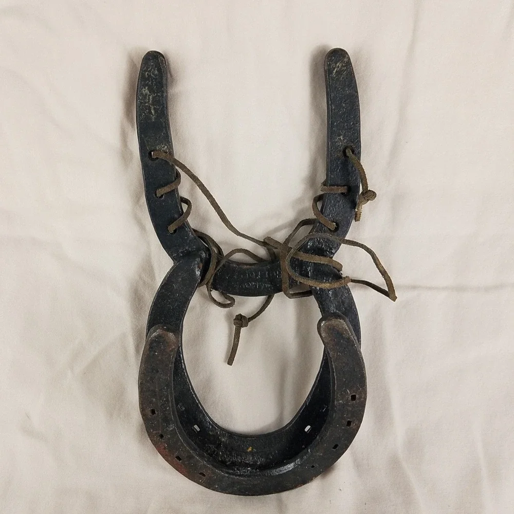 Horseshoe Wall Hook Rack Rustic Cast Iron Western Decor Leather Wrap Boot‎ Jack
